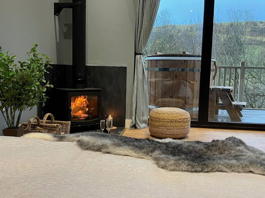 Luxury Lodge In The Treetops Llanbrynmair Exteriér fotografie